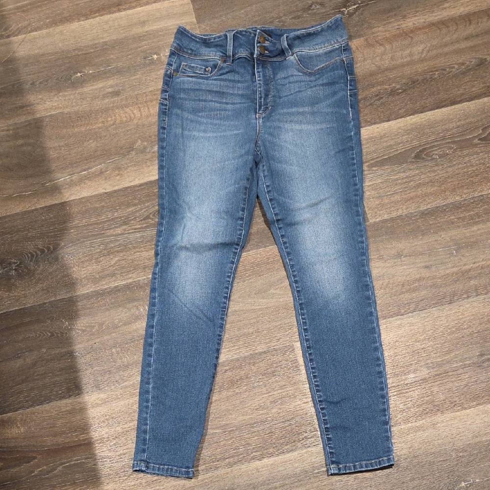 D. JEANS SIZE 8 SKINNY